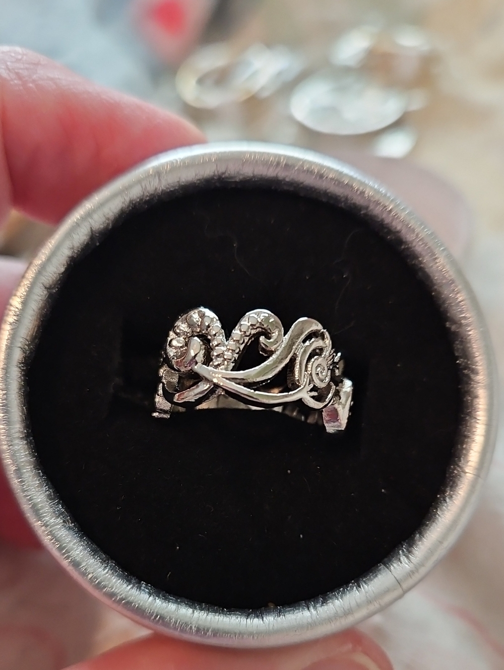 BRAND NEW ** Silver Floral Swirl Women’s Ring - Silver